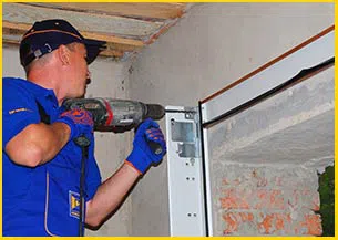 Elite Garage Door Service Thiensville, WI 262-649-4994 - 11-install